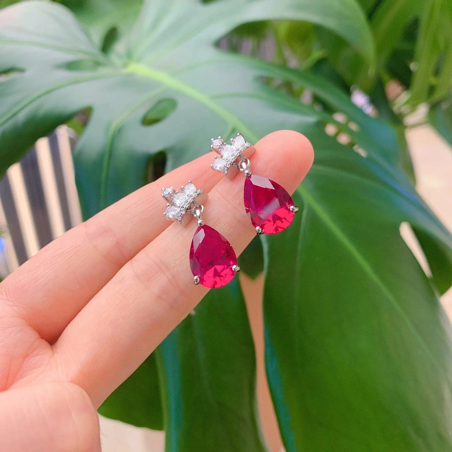 resizable / earrings 2024 Wholesale Western Crown Red CZ Zircon Pear Cut Pendant Necklace Earrings IndianJewellery Set Bride Fashion Wedding Jewelry Sets