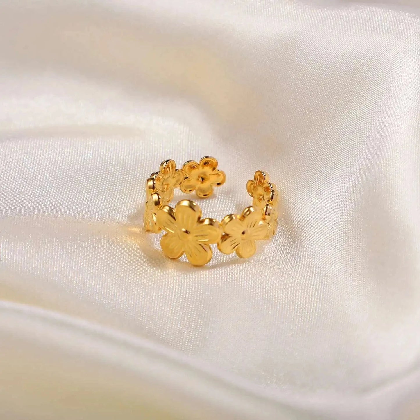 Resizable / R2116 R2116 Tarnish Free 18k Gold PVD Plated Waterproof Finger Jewelry Waterproof Stainless Steel Flower Adjustable Opening Rings