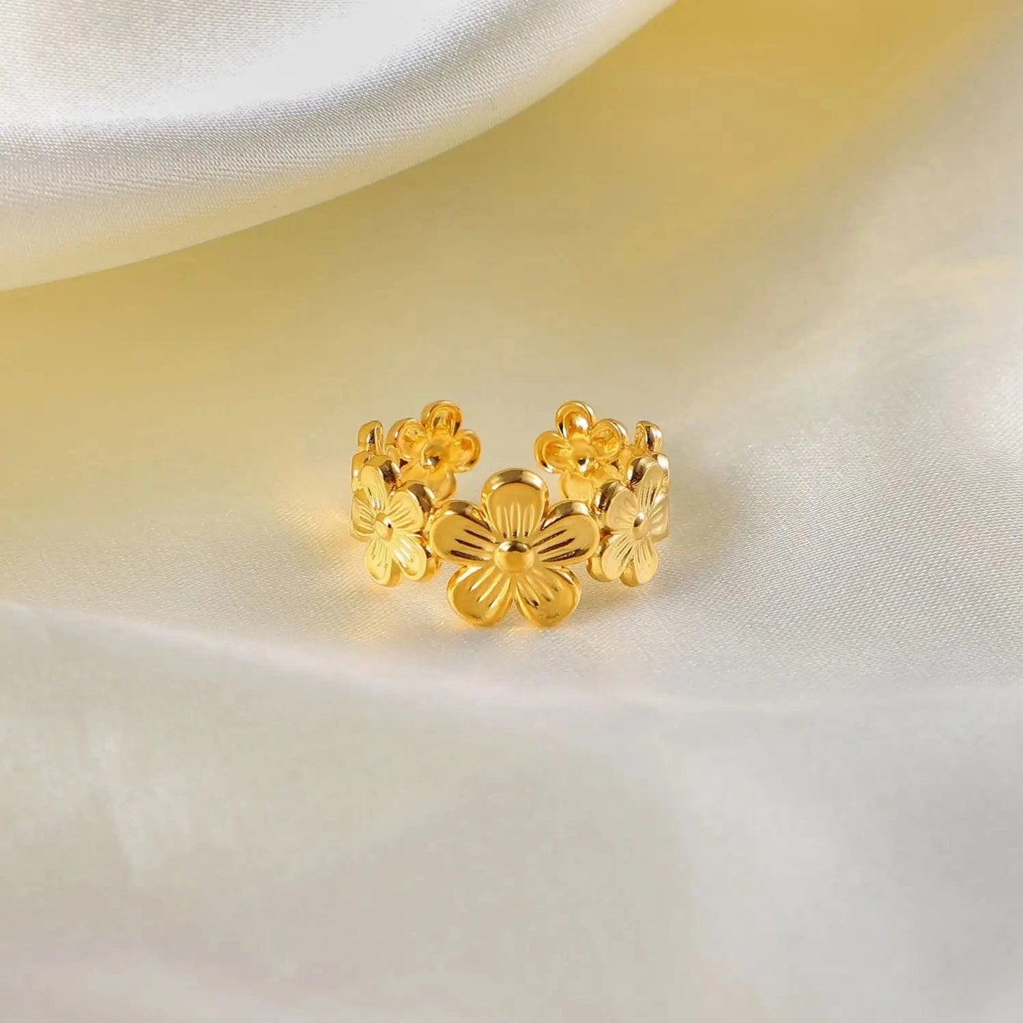 Resizable / R2116 R2116 Tarnish Free 18k Gold PVD Plated Waterproof Finger Jewelry Waterproof Stainless Steel Flower Adjustable Opening Rings