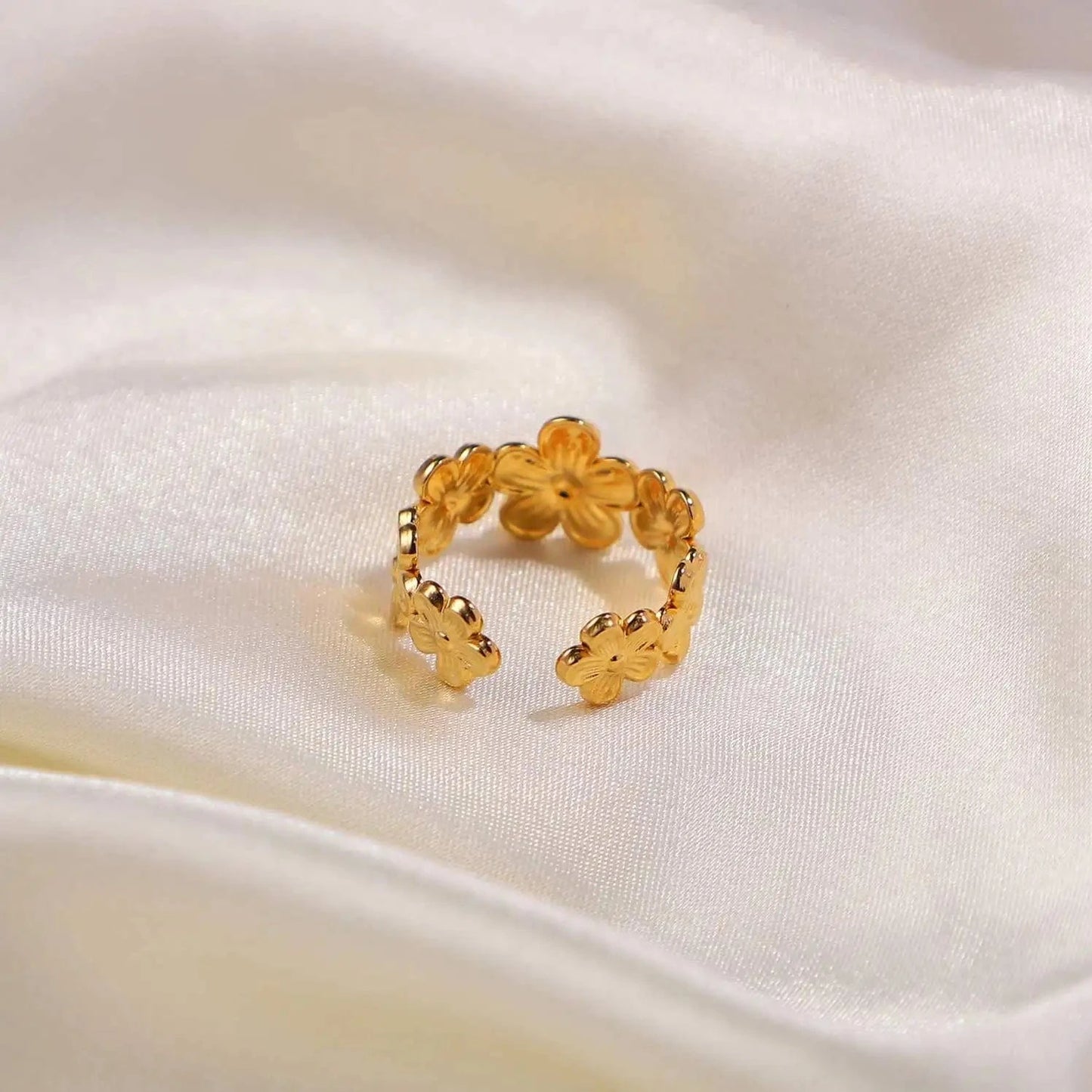 Resizable / R2116 R2116 Tarnish Free 18k Gold PVD Plated Waterproof Finger Jewelry Waterproof Stainless Steel Flower Adjustable Opening Rings