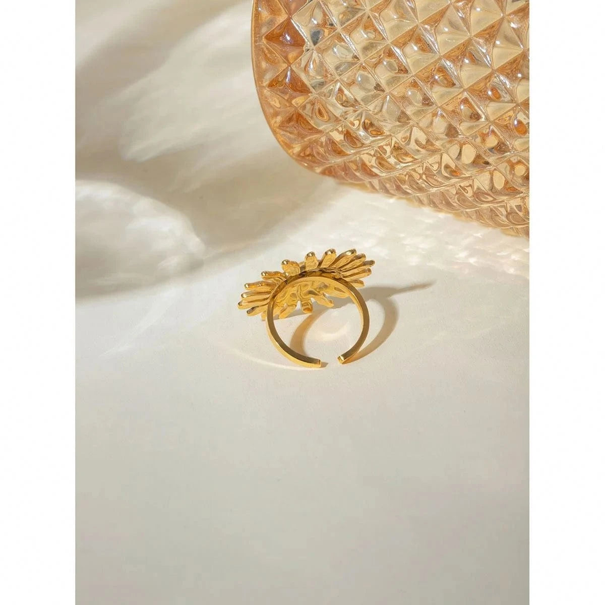 Resizable / Simple / R2595 R2595 Daisy Flower Stainless Steel 18K PVD Gold Plated Ring Flower Sunflower Chunky Bulky Ring for Girl Gift