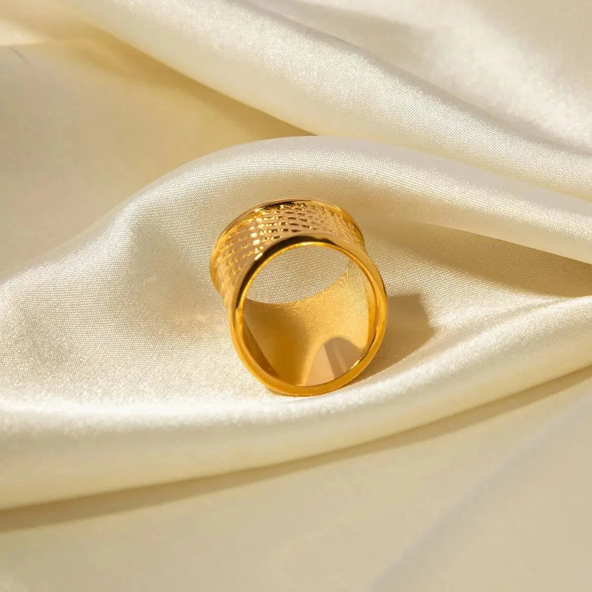 Resizable / TRENDY / R2690 R2690 Designer 18K PVD Gold Plated Fish Scale Rings 18k Real Stainless Steel Gold Plated Fashion Ring For Women