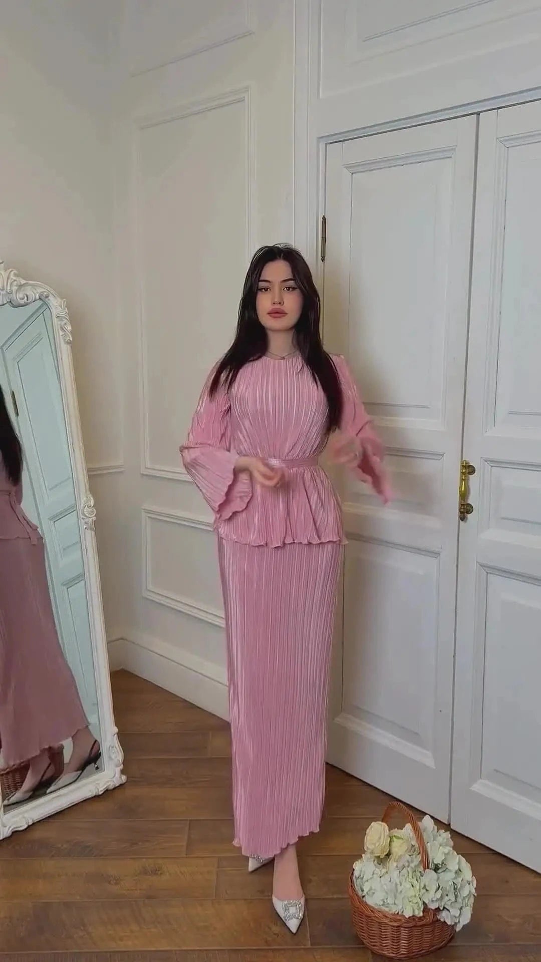 S / Pink Elegant Eid Abaya Pink Pleated Women'S Set 2024 Fashion Loose O-Neck Long Sleeve Lace-Up Top  Ankle-Length Skirt Party Set