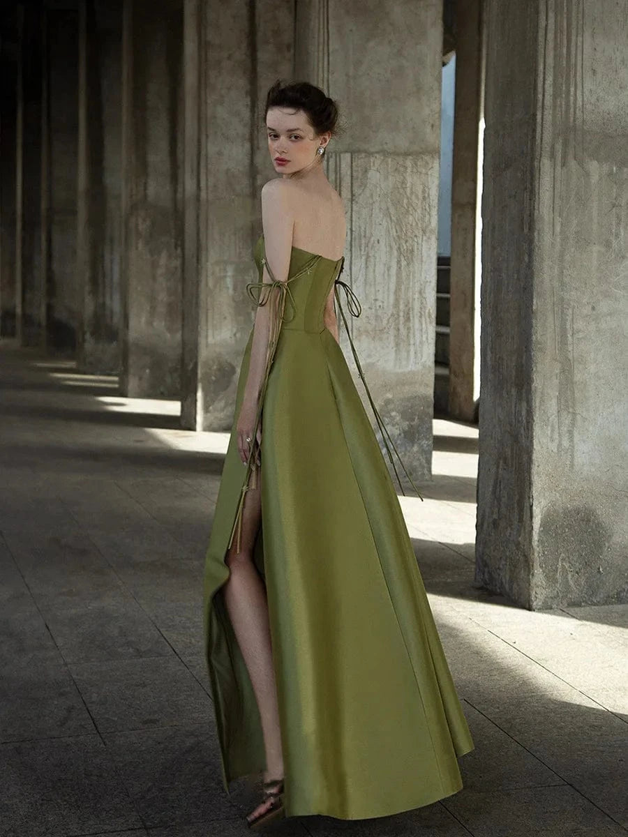 S0992T 2024  Royal Style Green Evening Dress High-Level Sense Host Classic Mermaid Silhouette Long Skirt Lace Decoration Half