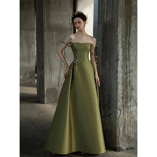 S0992T 2024  Royal Style Green Evening Dress High-Level Sense Host Classic Mermaid Silhouette Long Skirt Lace Decoration Half