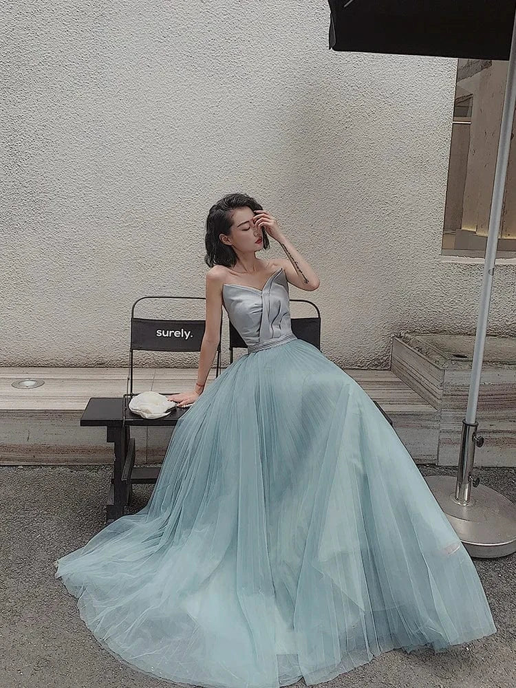 S1018T 2024 Elegant Royal Style Evening Dress High-Level Sense Host Classic Long Skirt Lace Decoration Half Sleeve Spring