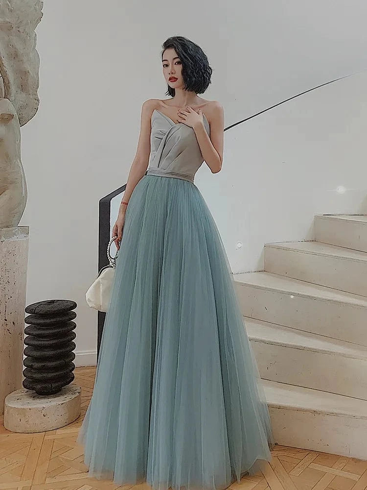 S1018T 2024 Elegant Royal Style Evening Dress High-Level Sense Host Classic Long Skirt Lace Decoration Half Sleeve Spring