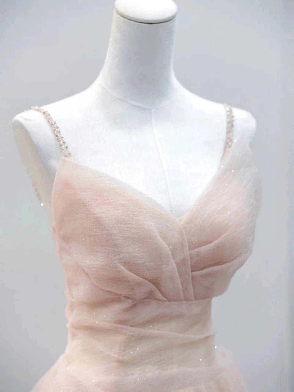 S1031T 2024 Classic Sexy Fashion Deep V Banquet Gown Half-Length Sleeve High-Give Wrap Style with Lace Pattern Zipper Back ODM