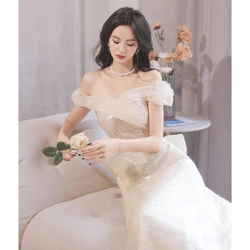 S1544T   2024 Classic Style A-Line Evening Dress Sexy Hollow Tight Bag Hip with Chapel Train Wrap & Lace Pattern Decoration