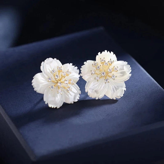 S925 Silver Needle White Color Shell Flower Earrings For Women Wedding Party Jewelry Cz Zircon Floral Statement Stud Earrings