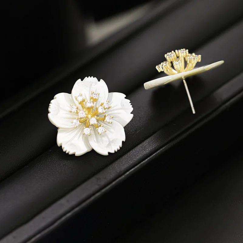 S925 Silver Needle White Color Shell Flower Earrings For Women Wedding Party Jewelry Cz Zircon Floral Statement Stud Earrings