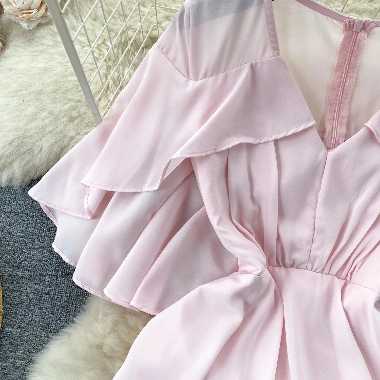 Senior Sense Of Temperament Dress Female Design Sense Ruffled Shawl Waist Slimming Two Buttock Dress