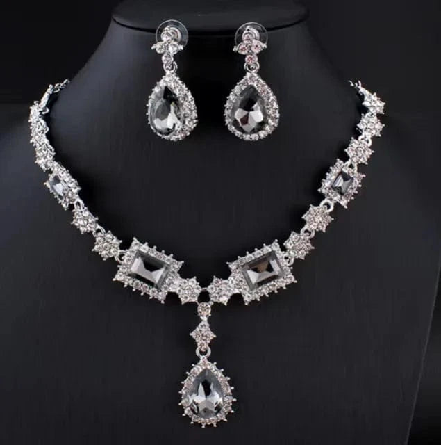 Set / C1 Exaggerated fashion metal geometry flash gem necklace earrings set High-grade crystal jewelry accessories for woman Top Quality