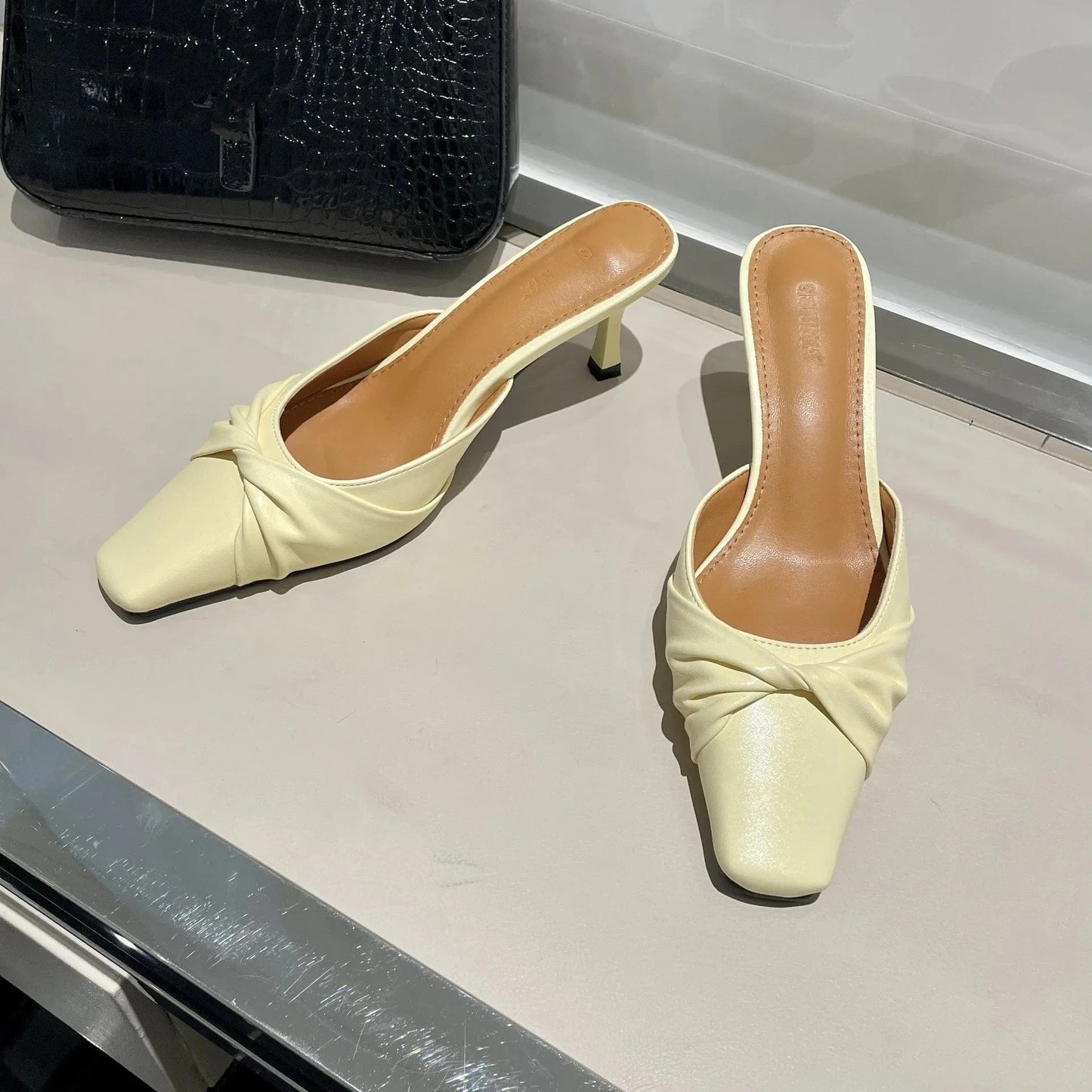 sh10965a Best selling ladies square toe sandals wholesale female summer sky blue leather slipper