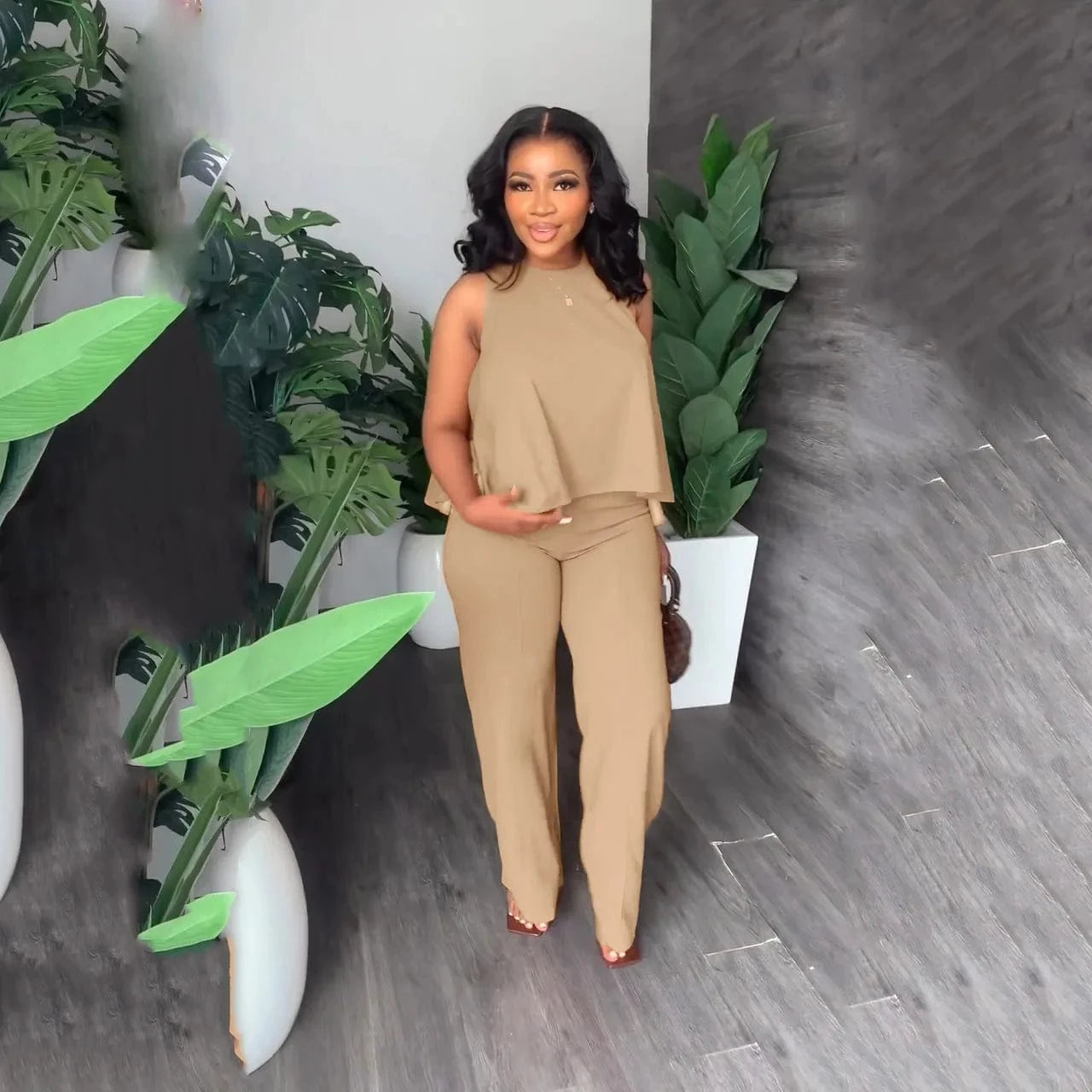 Summer 2024 New Solid color Round neck suit slepless puller top Two-piece set of elastic-waisted Wide-leg pants