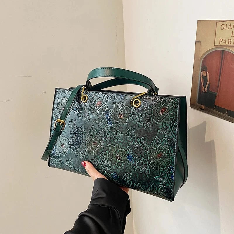 The new fashion handbags 2024 Light Lady Temperament Luxury Bags Lady Design Purses For Females