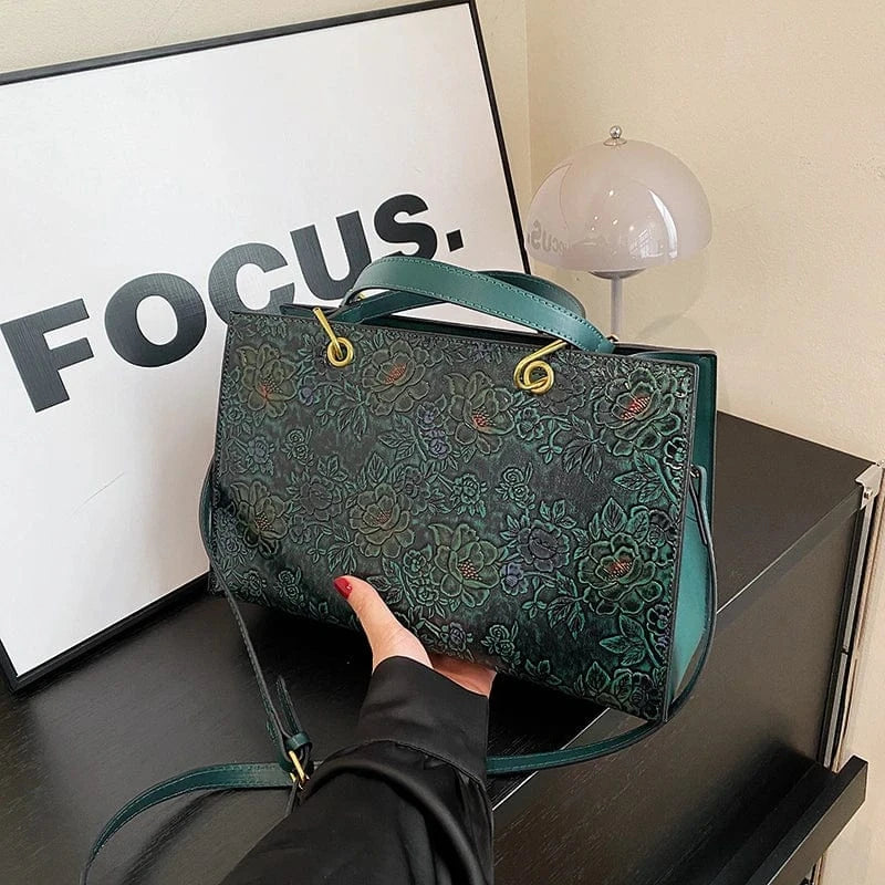 The new fashion handbags 2024 Light Lady Temperament Luxury Bags Lady Design Purses For Females