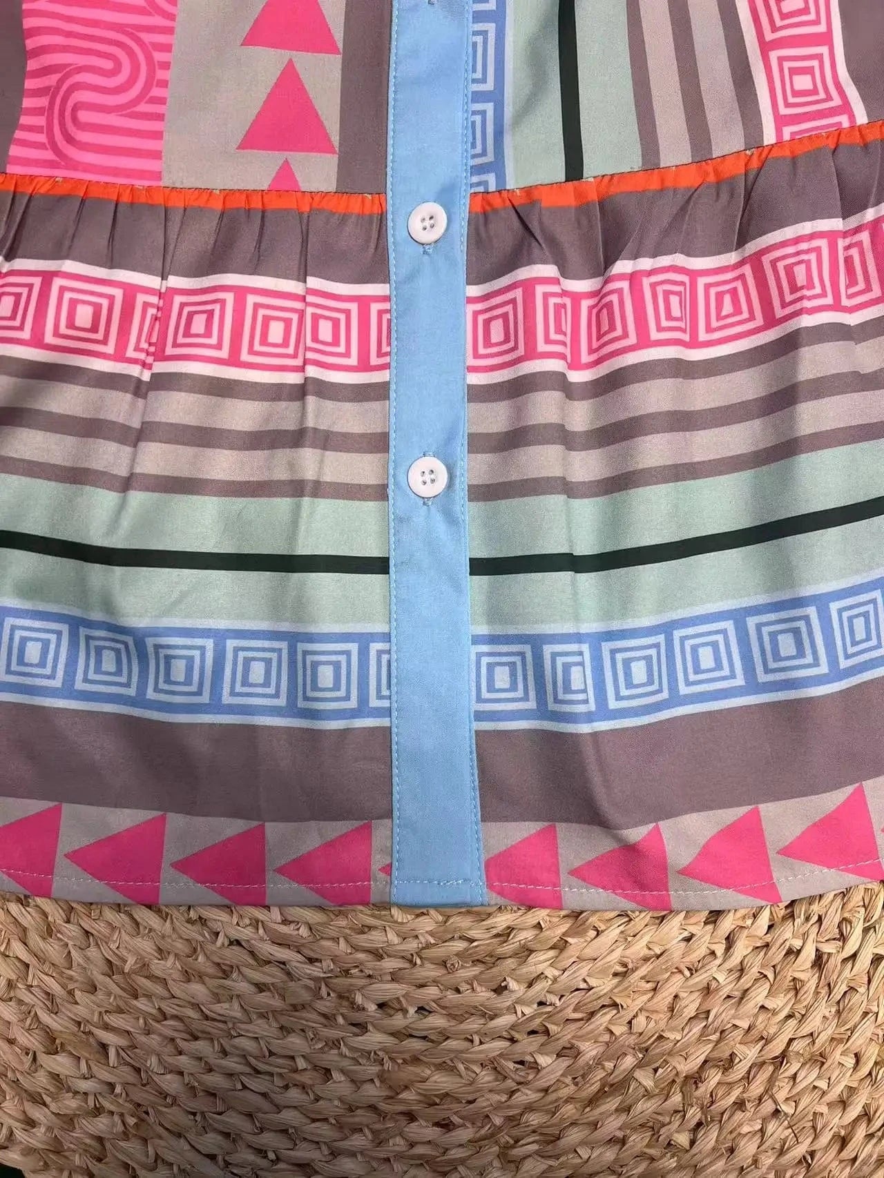 The new summer vacation style French sweet princess sleeve geometric print shirt dress is suitable for casual vacations