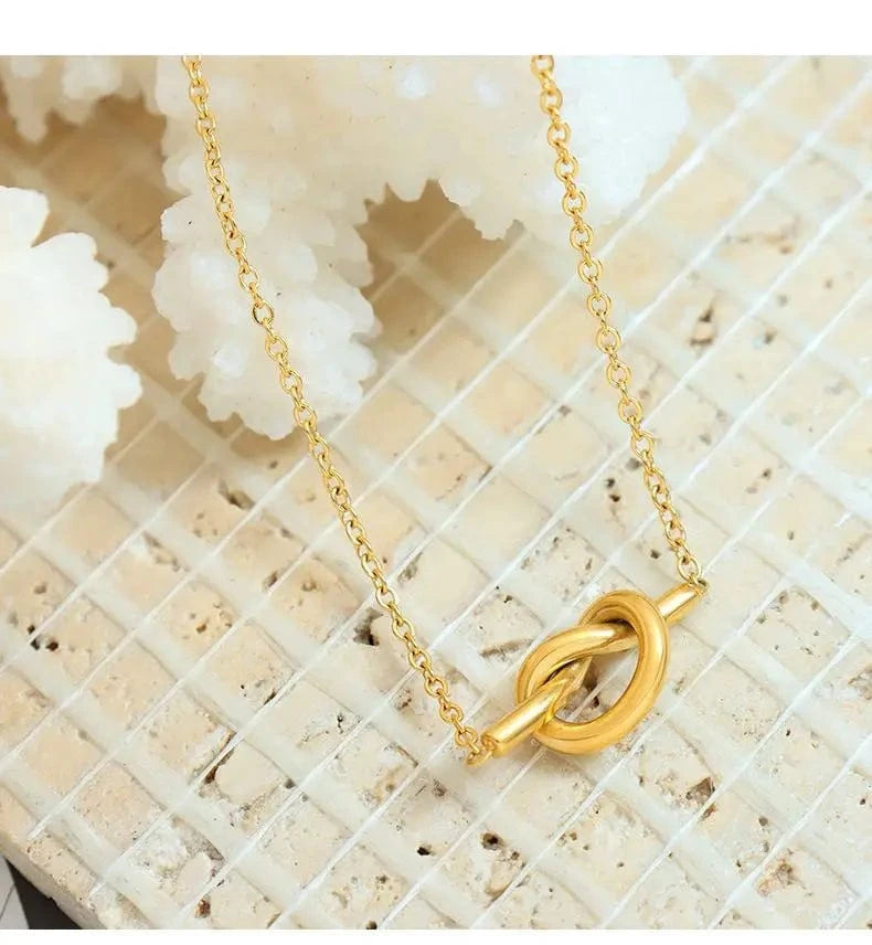 Trendy / 18inches / N2365 N2365 Waterproof 18K Gold Plated Stainless Steel Necklace Jewelry Clavicle Chain Knot Pendant Necklace for Women