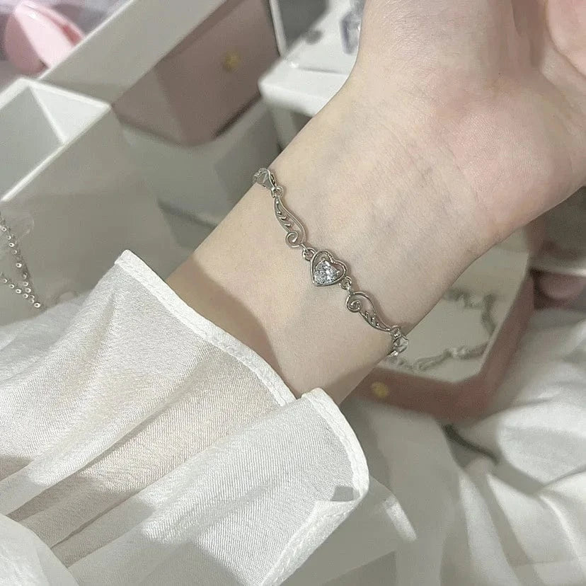 Trendy / AS Photo Versatile Women's Diamond Bracelet Latest 2024 Model Angel Wing Bracelet Heart Shaped Bracelet