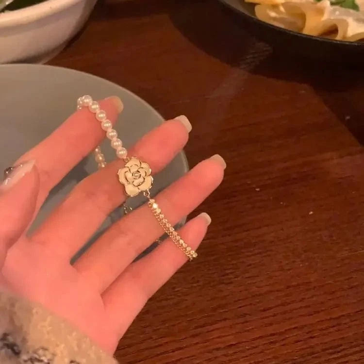 Trendy / Claw Chain Camellia Bracelet 2024 New Instagram Design Rainbow Jewelry Charms Stylish And Fashionable Bracelet Beads Versatile Smile Face Bracelet