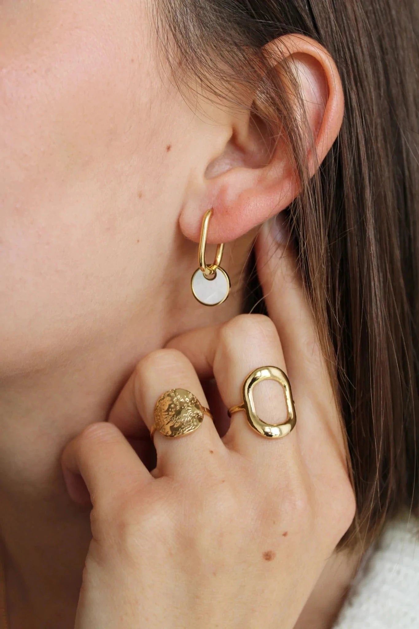 TRENDY / E2214 E2214 18k Gold Plated Advanced Natural White Shell Round Pendant Earrings Jewelry Mother Pearl Drop Earrings