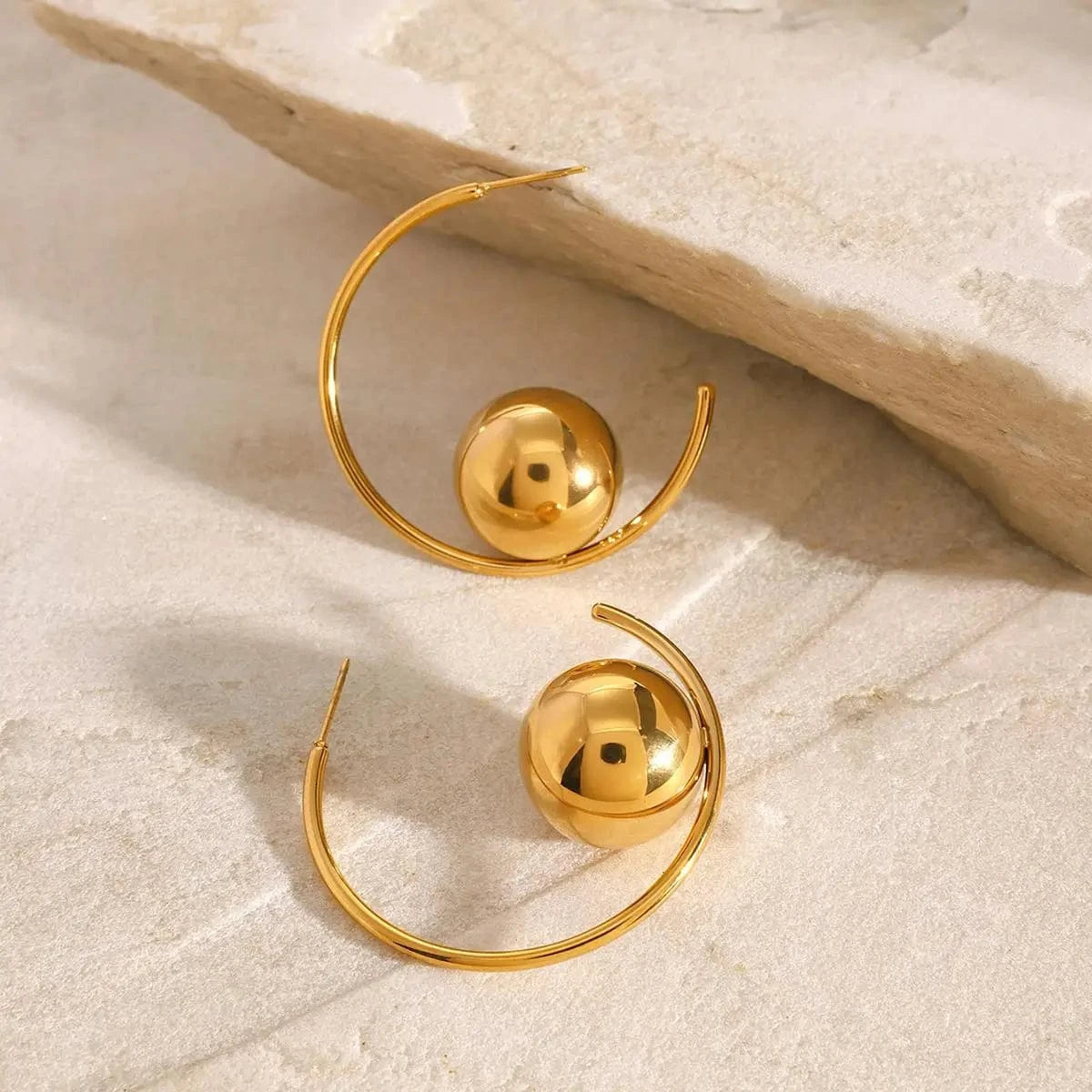 TRENDY / E2410 E2410 New 18k Gold Stainless Steel Minimalist Hollow Ball Earrings Chic Design for Everyday Wear