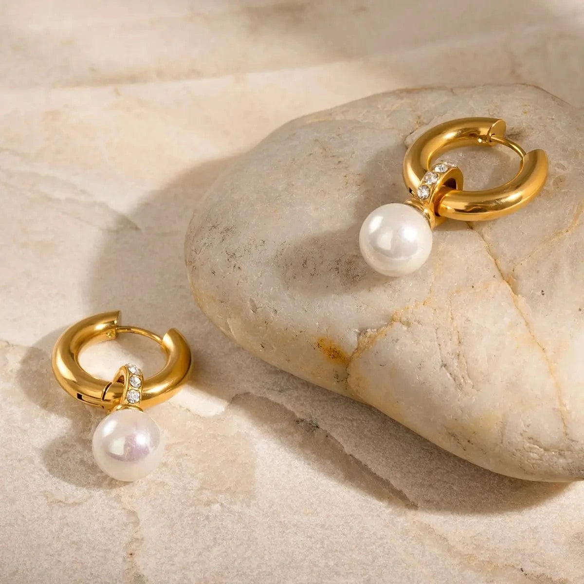 TRENDY / E2423 E2423 18k Gold Stainless Steel Full Circle White Zirconia Hoop Earrings Shell Pearl Elegant Fashion Accessory