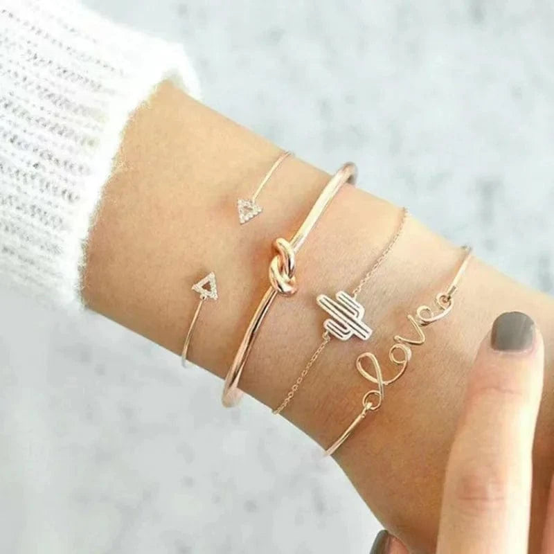 Trendy / Gold Latest Fashion In 2024 Diamond Bracelet Versatile And Vintage Letter Charms For Bracelets 4-Piece Set Women's Open Bracelet