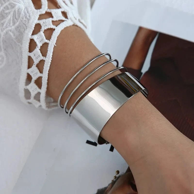 Trendy / sku5845 Fashionable And Personalized Hollow Bracelet Exaggerated Open Bangle Bracelet Minimalist Alloy Bracelet Charms