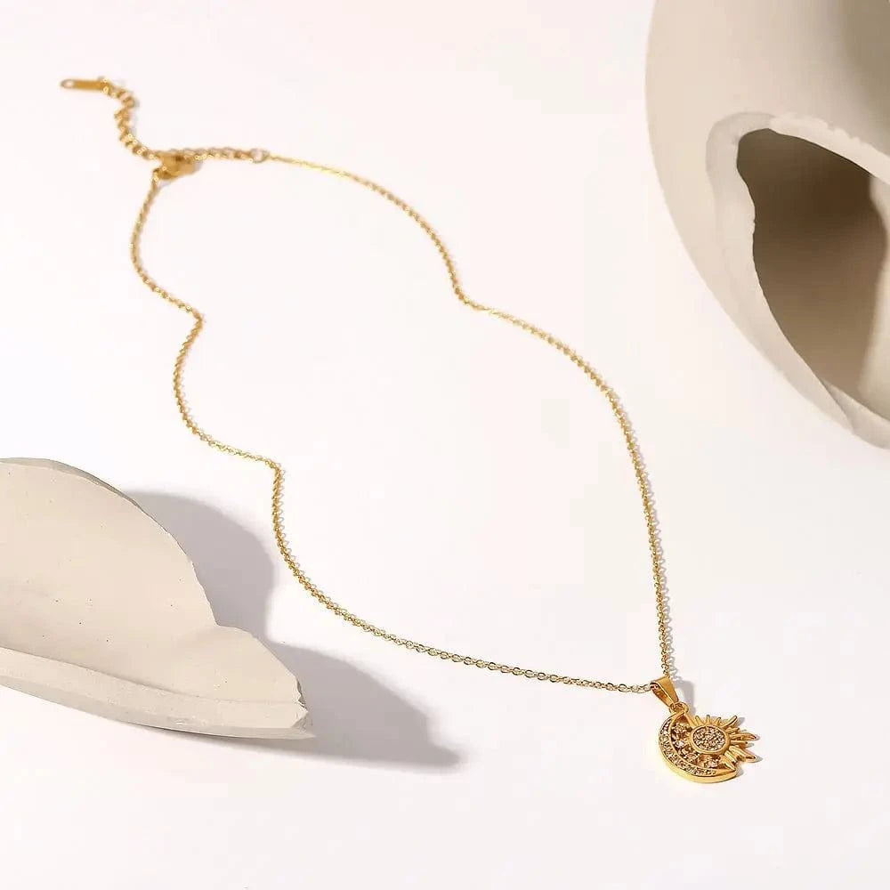 vintage / 18inches / N2399 N2399 Stainless Steel Zircon Moon Sun Necklace Women 18K Gold Plated Moon Sunburst Pendant Necklace for Girls