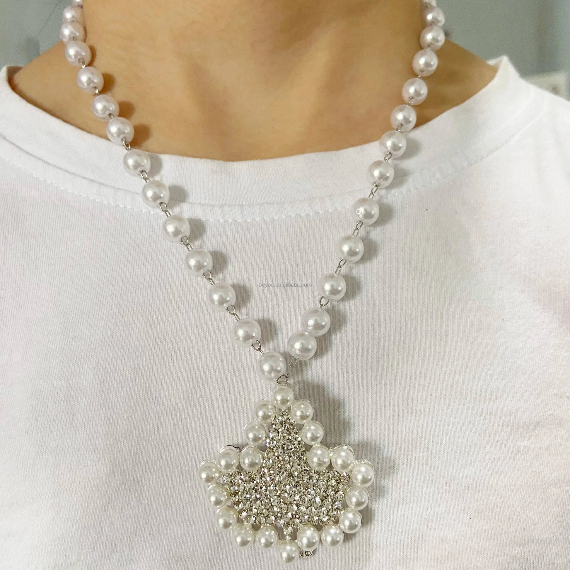 vintage / 20inches / 45cm Pearl Chain Alpha Kappa A Necklace Sorority Paraphernalia Gift Rhinestone Brooch Sparkling Faux Pearl Brooch Pin Jewelry