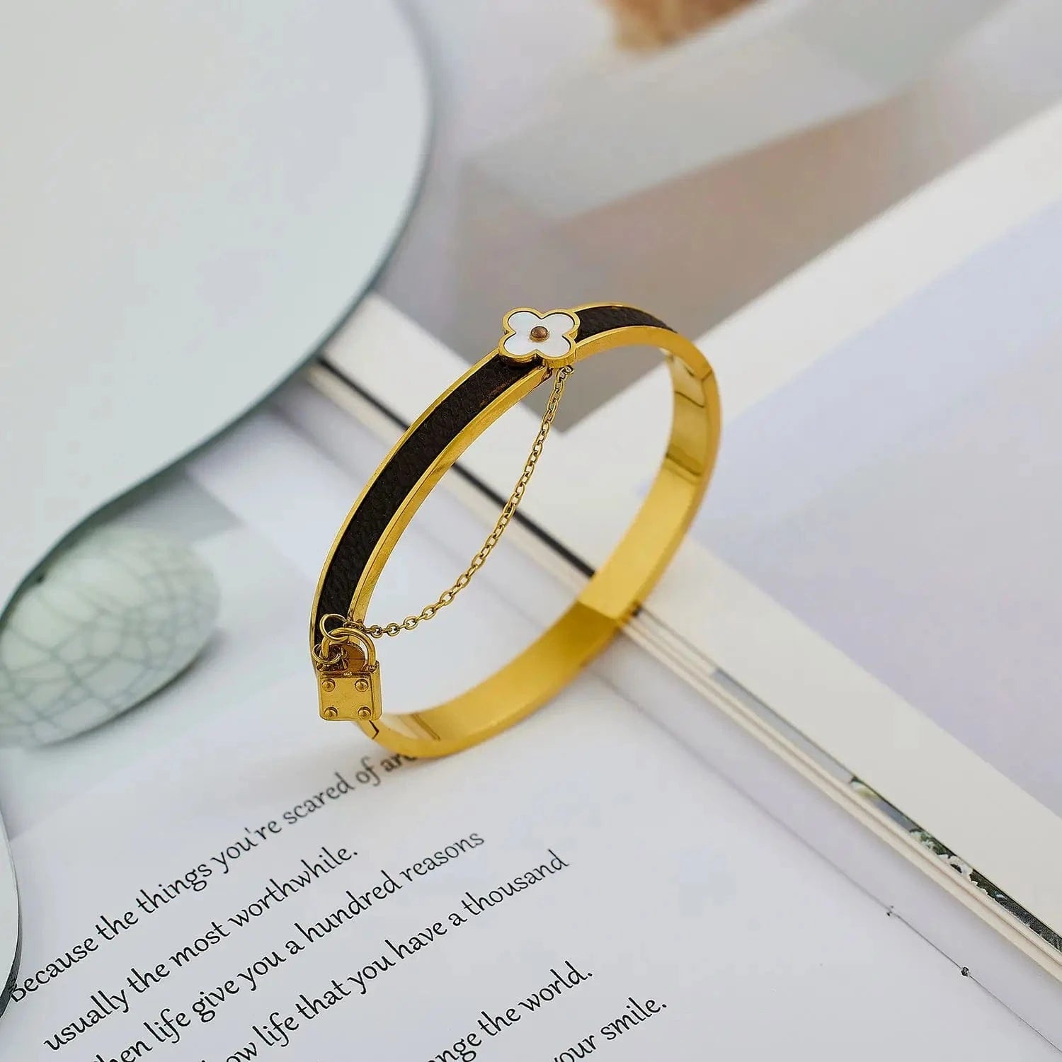 Waterproof Zircon 18k Gold Plated Famous Branded Inspired Designer Fashion Fine Stainless Steel Jewelry Fashion Bracelet Bangle