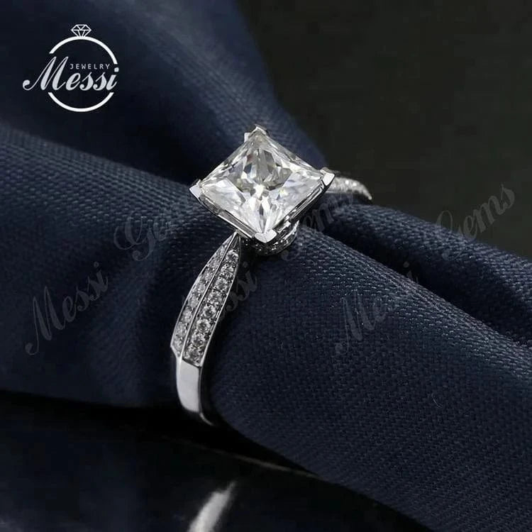 wedding band princess moissanites stones 18K white gold 3 gram gold ring