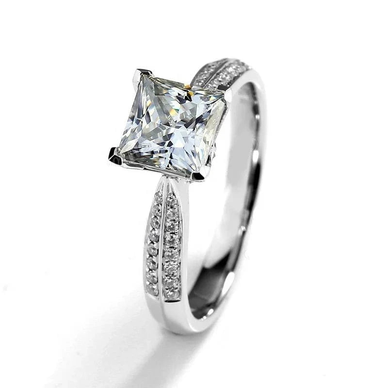 wedding band princess moissanites stones 18K white gold 3 gram gold ring