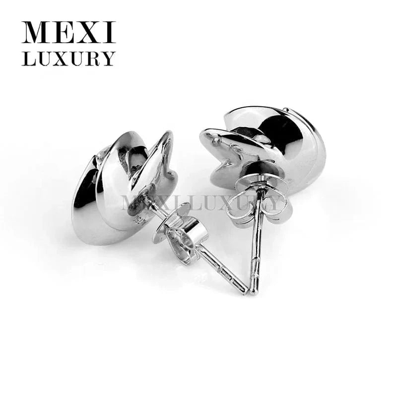 White flower shape 18k white gold moissanite diamond stud earring