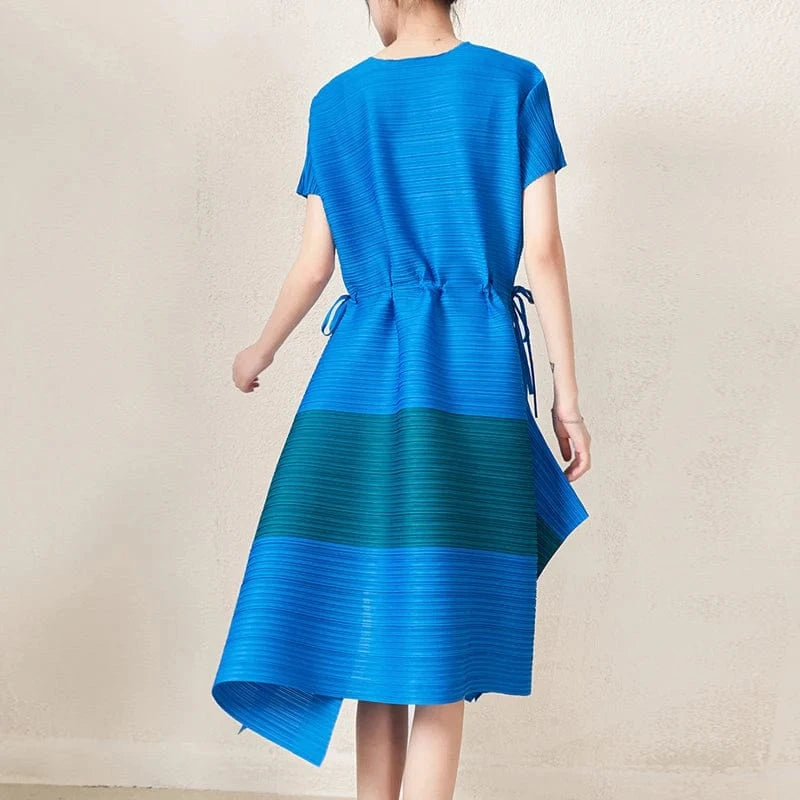 Wholesale 2024 Miyake Pleated Elegant Dress Women V-neck Summer Elastic Loose Large Size Casual Style Women Dress
