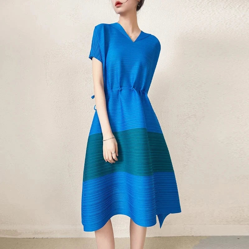 Wholesale 2024 Miyake Pleated Elegant Dress Women V-neck Summer Elastic Loose Large Size Casual Style Women Dress