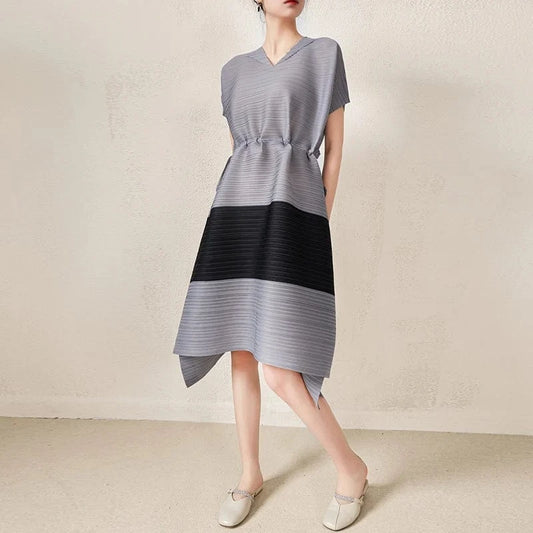 Wholesale 2024 Miyake Pleated Elegant Dress Women V-neck Summer Elastic Loose Large Size Casual Style Women Dress