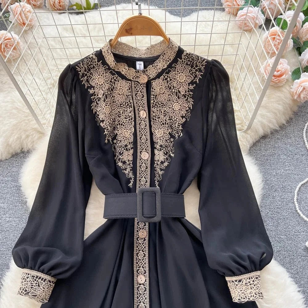 Wholesale 2024 Temperament Long-sleeved Autumn Dress Women's Niche Design Lace Stitching Waist Black Dress