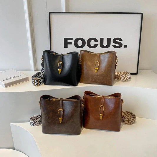Wholesale New Fashion Retro Handbags 2024 Light Lady Bucket Bags Lady Design Purses For Woman
