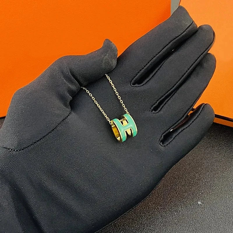 Wholesale Newest 2022 Trendy Gold initial H Letter Titanium Steel Pendant Necklace Female Fashion Stainless Steel Jewelry