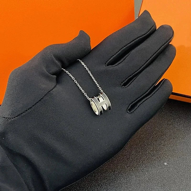 Wholesale Newest 2022 Trendy Gold initial H Letter Titanium Steel Pendant Necklace Female Fashion Stainless Steel Jewelry