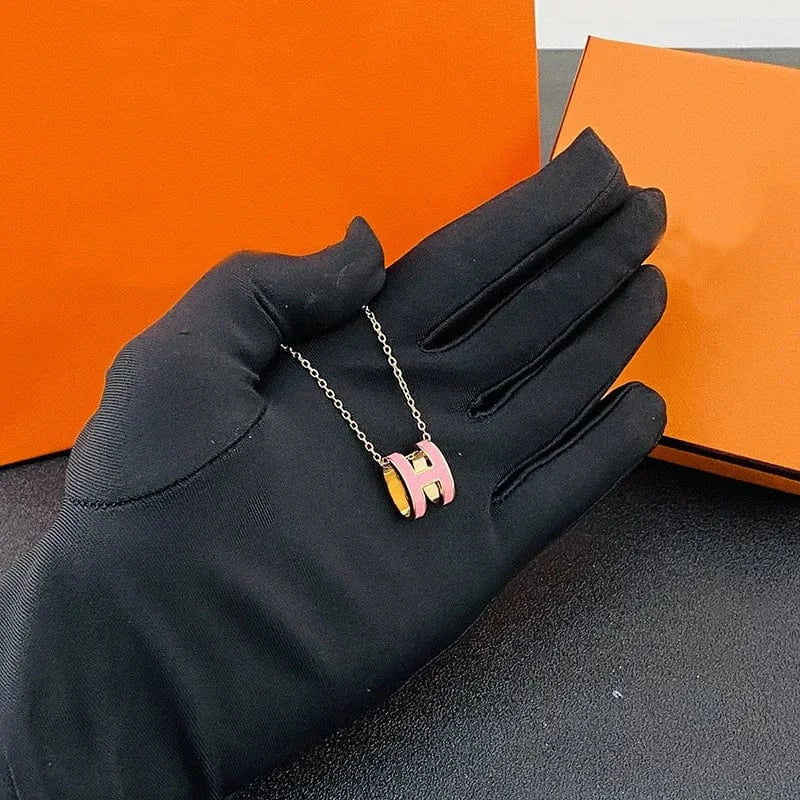 Wholesale Newest 2022 Trendy Gold initial H Letter Titanium Steel Pendant Necklace Female Fashion Stainless Steel Jewelry