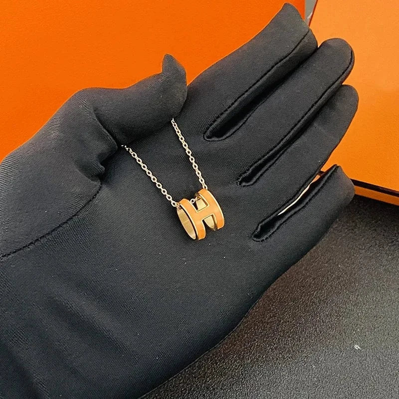 Wholesale Newest 2022 Trendy Gold initial H Letter Titanium Steel Pendant Necklace Female Fashion Stainless Steel Jewelry