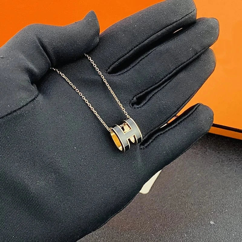 Wholesale Newest 2022 Trendy Gold initial H Letter Titanium Steel Pendant Necklace Female Fashion Stainless Steel Jewelry