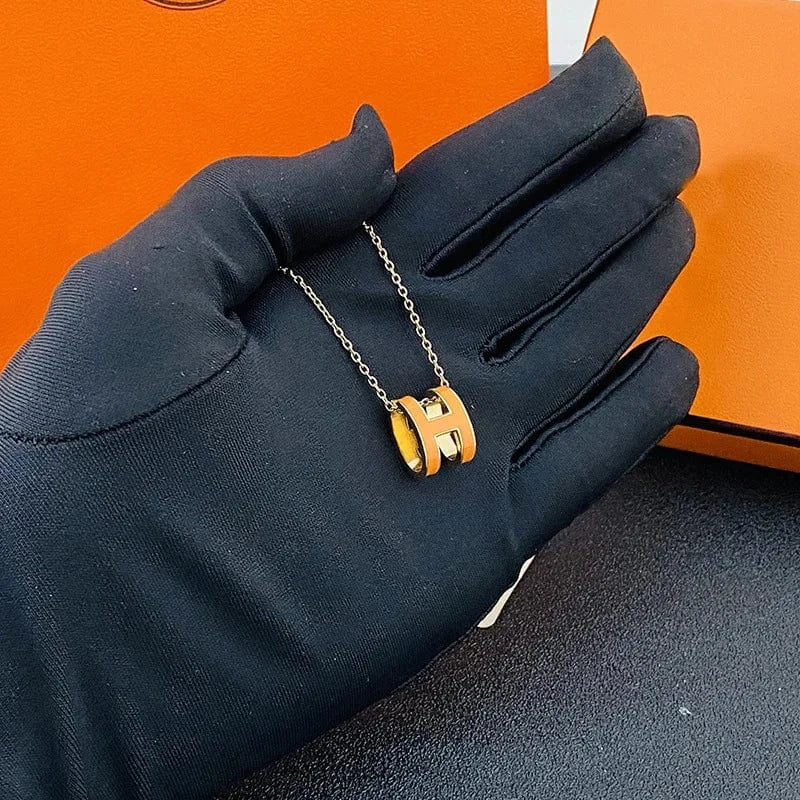 Wholesale Newest 2022 Trendy Gold initial H Letter Titanium Steel Pendant Necklace Female Fashion Stainless Steel Jewelry