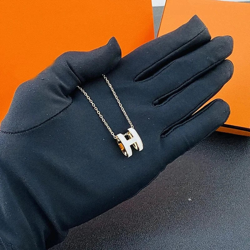 Wholesale Newest 2022 Trendy Gold initial H Letter Titanium Steel Pendant Necklace Female Fashion Stainless Steel Jewelry