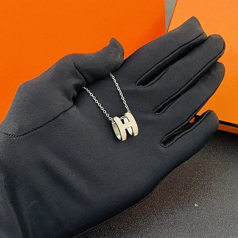 Wholesale Newest 2022 Trendy Gold initial H Letter Titanium Steel Pendant Necklace Female Fashion Stainless Steel Jewelry