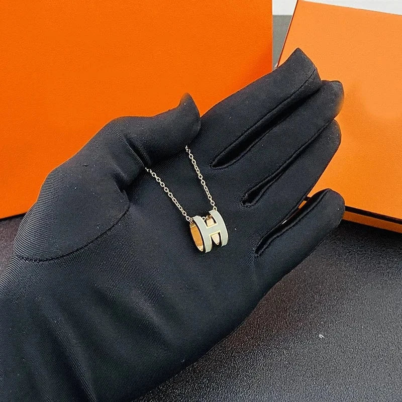 Wholesale Newest 2022 Trendy Gold initial H Letter Titanium Steel Pendant Necklace Female Fashion Stainless Steel Jewelry